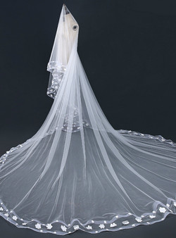 In Stock:Ship in 48 Hours Fashion White Appliques Wedding Veils