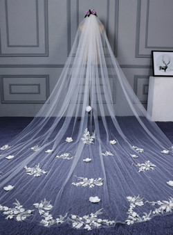 In Stock:Ship in 48 Hours Fashion White Tulle Flower Brides Wedding Tail Yarn