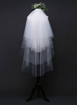 In Stock:Ship in 48 Hours White Tulle Short Bride with Four-Layer Set Yarn