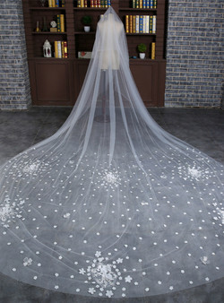 In Stock:Ship in 48 Hours Fashion Bride's Head Yarn Flowers Wedding Veil