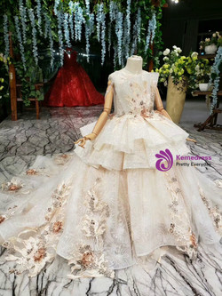 Adorable Champagne Tulle Sequins Embroidery Appliques Long Flower Girl Dress With Train