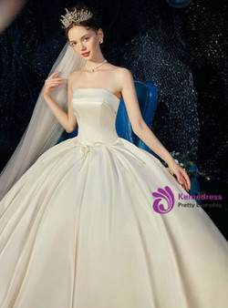 Elegant Ivory White Satin Strapless Sleeveless Wedding Dress With Pocket