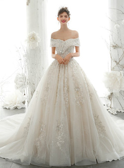 Luxurious Tulle Sequins Appliques Beading Wedding Dress With Train