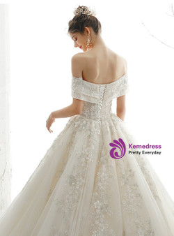 Luxurious Tulle Sequins Appliques Beading Wedding Dress With Train