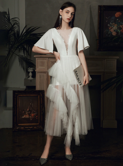 Delicate White Tulle Satin Illusion Horn Sleeve Short Beach Wedding Dress