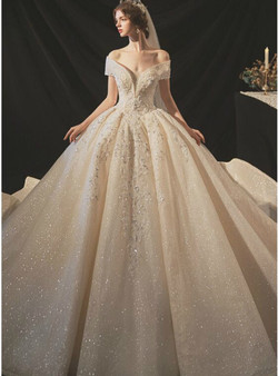 Fashionable Champagne Tulle Sequins Off the Shoulder Beading Wedding Dress