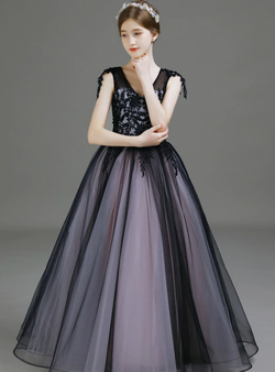 Advanced Black Tulle Lace Appliques V-neck Flower Girl Dress