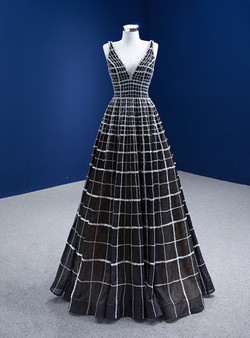 Black V-neck Tulle Beading Sequins Sleeveless Prom Dress