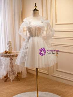 White Tulle Pearls Bow Spaghetti Straps Homecoming Dress