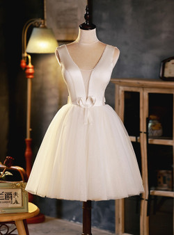 Ivory Tulle V-neck Backless Homecoming Dress