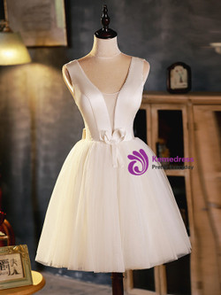 Ivory Tulle V-neck Backless Homecoming Dress
