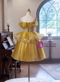 Yellow Sequins Tulle Pleats Spahghetti Straps Homecoming Dress