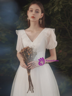 White Tulle V-neck Puff Sleeve Wedding Dress