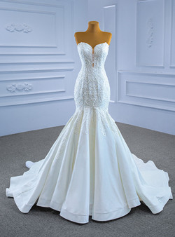 White Sweetheart Appliques Beading Wedding Dress