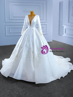 White Satin Long Sleeve Appliques Wedding Dress