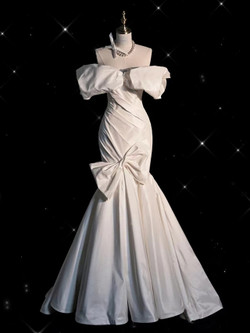 White Mermaid Satin Wedding Dress With Bow White Mermaid Satin Wedding Dress With Bow