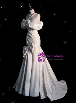 White Mermaid Satin Wedding Dress With Bow White Mermaid Satin Wedding Dress With Bow