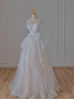 White Tulle Strapless Wedding Dress With Bow