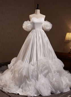 White Satin Sweetheart 3D Flower Pleats Wedding Dress
