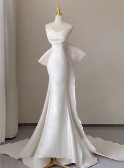 White Satin Strapless Pleats Wedding Dress With Bow White Satin Strapless Pleats Wedding Dress With Bow