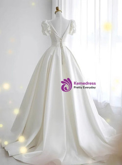 White Satin V-neck Puff Sleeve Backless Wedding Dress