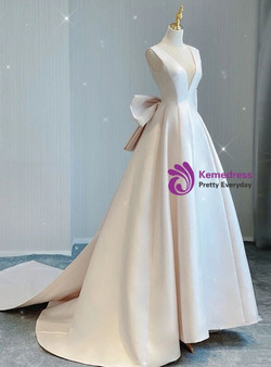 Ivory Satin V-neck Backless Wedding Dress With Bow