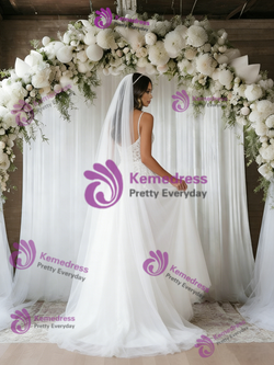 White Tulle Appliques Wedding Dress