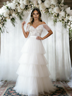 White Tulle Off the Shoulder Lace Wedding Dress