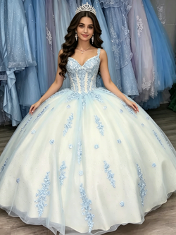 White Tulle Appliques Straps Quinceanera Dress
