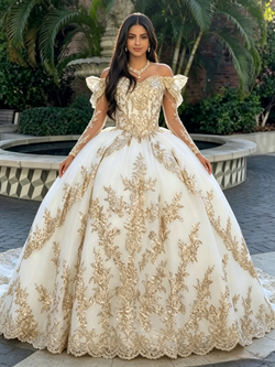 White Tulle Off The Shoulder Appliques Quinceanera Dress