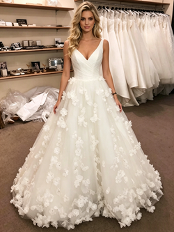 White Tulle V-Neck 3D Flower Wedding Dress