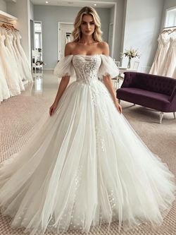White Tulle Appliques Puff Sleeve Wedding Dress