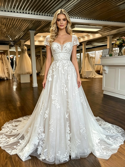 A-Line White Tulle Appliques Cap Sleeve Wedding Dress