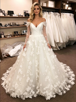 White Tulle Long Sleeve Pleats Flower Wedding Dress