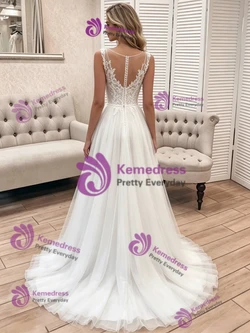White Tulle Scoop Neck Lace Sleeveless Wedding Dress