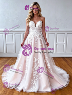 Champagne Tulle Appliques Strapless Wedding Dress