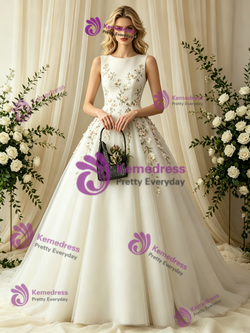 White Tulle Scoop Neck Appliques Wedding Dress