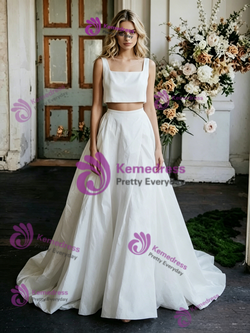 White Satin Straps Sleeveless Wedding Dress
