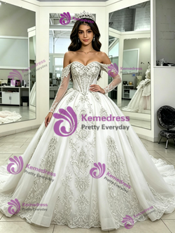 White Tulle Appliques Long Sleeve Quinceanera Dress