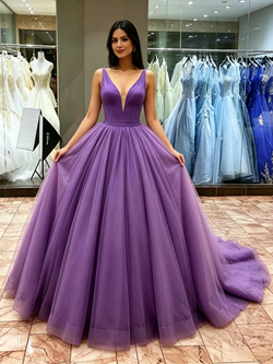 Simple Purple Tulle V-neck Quinceanera Dress