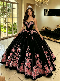 Black Tulle Spaghetti Straps Appliques Quinceanera Dress