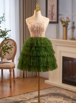 Green Tulle Strapless Sequins Beading Homecoming Dress