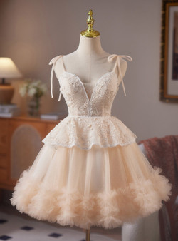 Champagne Tulle Lace Spaghetti Straps Homecoming Dress