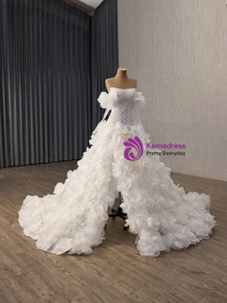 White Tulle 3D Flower Long Sleeve Pleats Wedding Dress