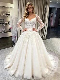 White Long Sleeve Tulle Appliques Wedding Dress
