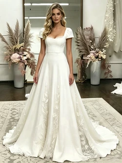 White Cap Sleeve Appliques Wedding Dress