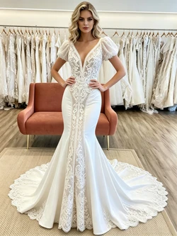 White Mermaid V-neck Puff Sleeve Appliques Wedding Dress