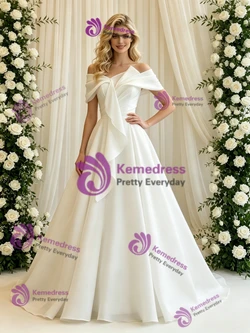 White Tulle Off the Shoulder Pleats Wedding Dress