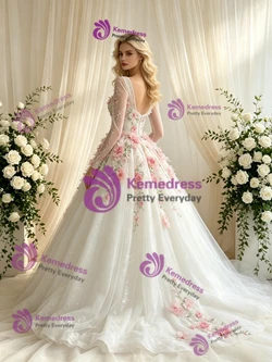 White Tulle V-neck Long Sleeve Appliques Wedding Dress