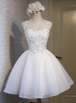 Simple Ball Gown Scoop Sleeveless White Tulle Homecoming Dress With Appliques